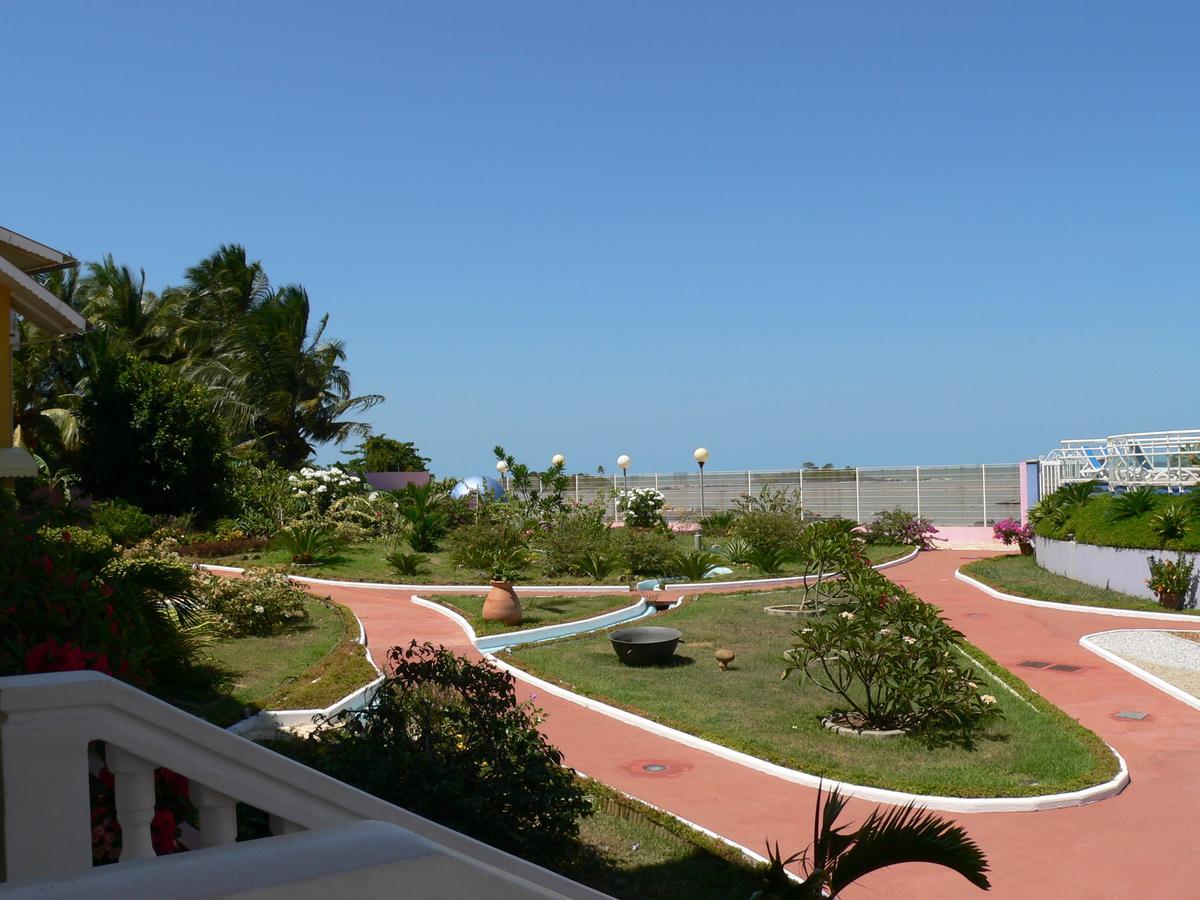 Appart' Hotel Montjoyeux Les Vagues Cayenne Buitenkant foto