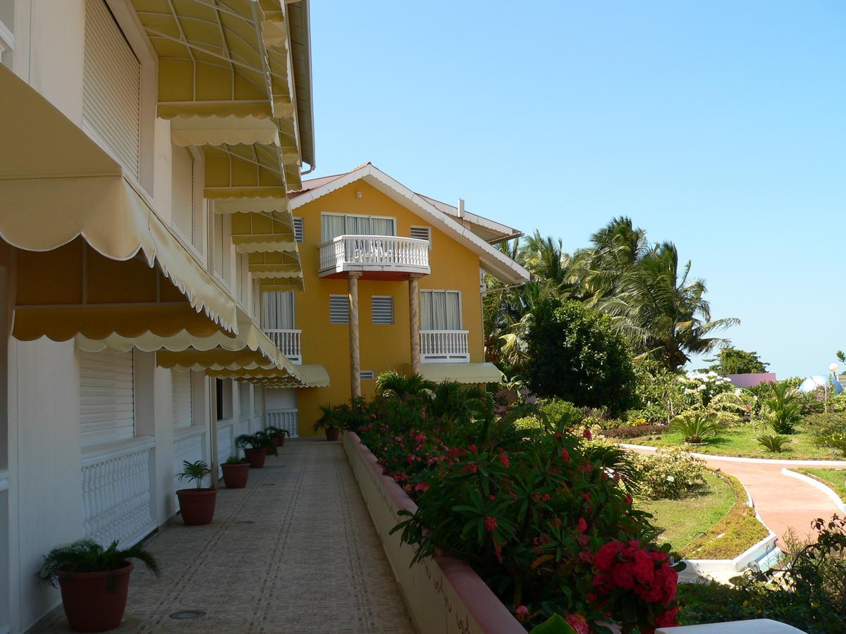 Appart' Hotel Montjoyeux Les Vagues Cayenne Buitenkant foto