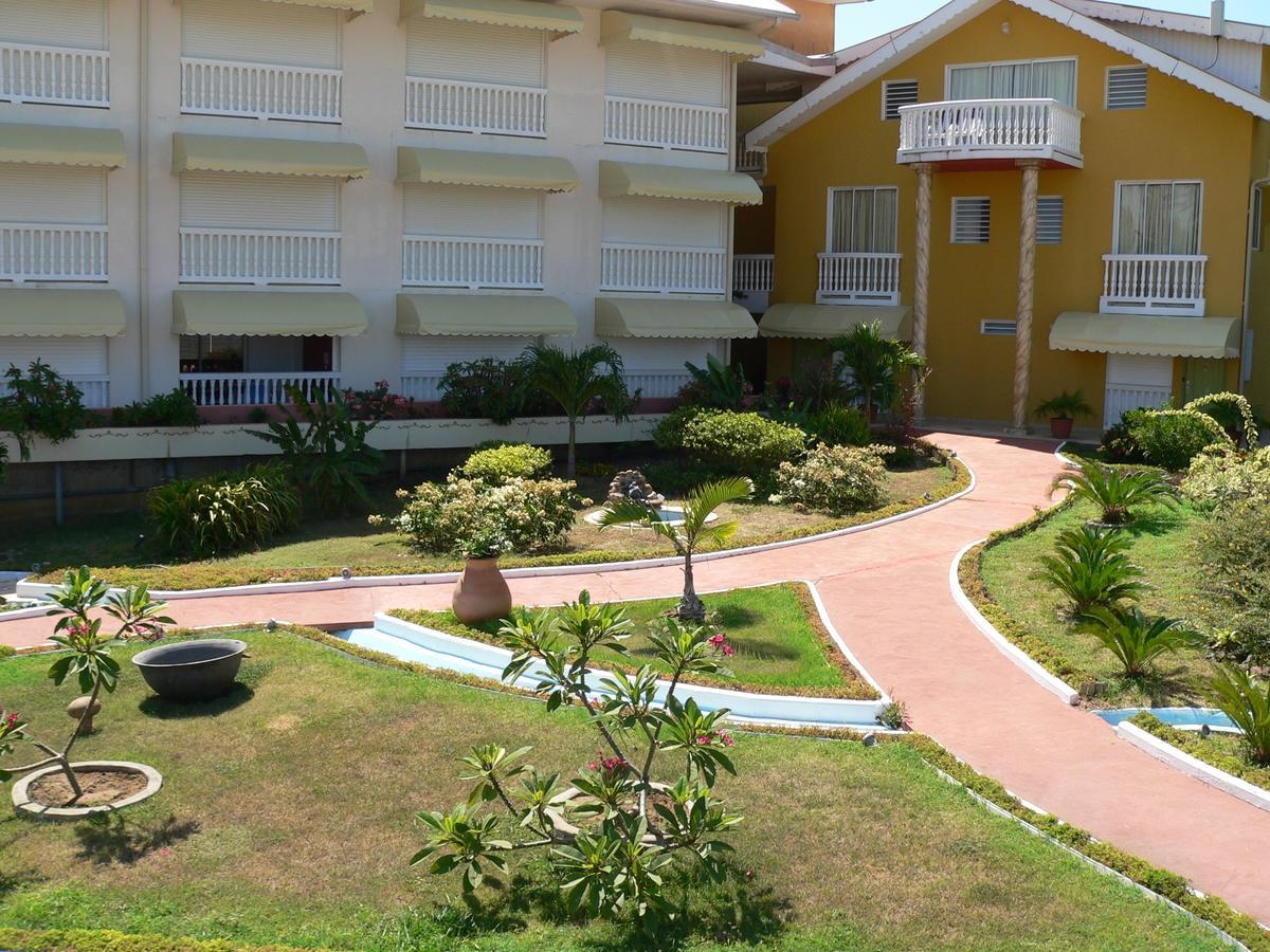 Appart' Hotel Montjoyeux Les Vagues Cayenne Buitenkant foto